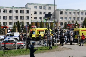 當地時間11日，俄中部城市喀山一所中學發生槍擊案，造成9人死亡，10人受傷。（圖源：Sputnik）