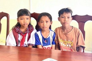 ３名學生拾金不昧