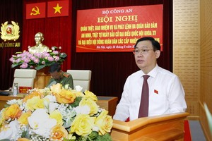 黨中央政治局委員、國會主席、國家選舉委員會主席王廷惠在會上發表指導意見。（圖源：祖國報）