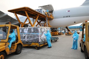 2021年5月16日下午，近 170 萬劑新冠疫苗運抵內牌機場。（圖源：衛生部）