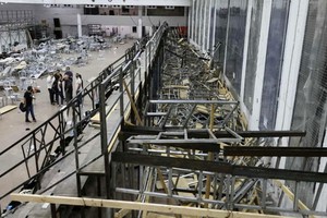 倒塌後的會堂場面一片狼藉。（圖源：互聯網）