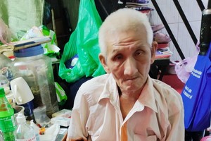 楊長壽正為醫藥費發愁。