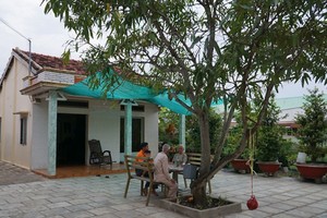 梁國成父母因受規劃的阻礙，無法將面積1100平方米的地皮劃分給孩子。