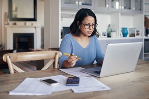 本市疫情防控升級，愈來愈多人居家上班，迎合抗疫要求。（示意圖源：秋莊）