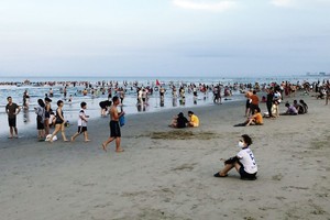 峴港市重啟若干服務行業