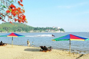 圖為海防市塗山海灘一瞥。（圖源：互聯網）