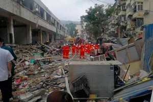 救援人員在現場搜救。（圖源: 互聯網）