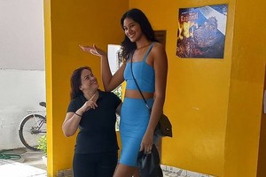 身高207公分的巴西女模特兒ElisaneSilva。（圖源：互聯網）