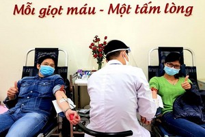 捐血救人無私奉獻。