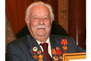 人民武裝力量英雄科斯塔斯‧薩蘭蒂蒂斯‧阮文立生前照。（圖源：越通社）