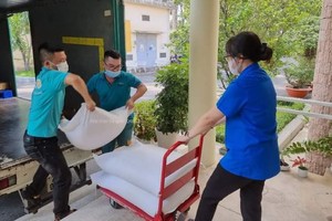 第五郡準備大米送給貧困者。