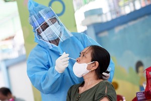 市民接受新冠病毒篩查。（圖源：緣潘）