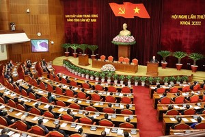 黨十三屆三中全會圓滿閉幕