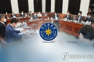 國會情報委員會全會現場。（圖源：韓聯社）