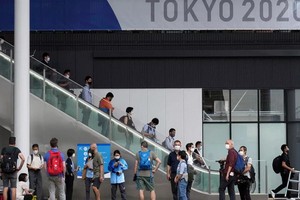 東奧媒體團參觀比賽場地。（圖源：AP）