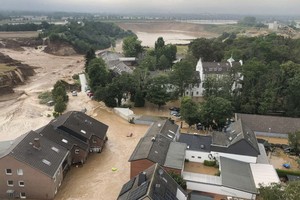 德國Erftstadt-Blessem遭到洪水侵襲的城鎮。（圖源：互聯網）