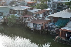 第八郡雙涌還有很多簡陋住房。