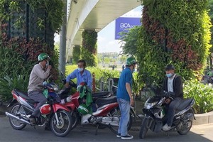 從事網約客運活動的多人因新冠肺炎疫情而陷入困境。