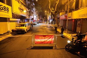 圖為 24日凌晨的河內市瑞奎街上。（圖源：吳絨）