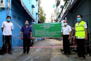 第十一郡民眾維護“綠區”。