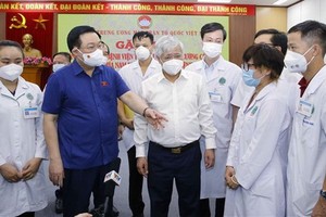 國會主席對馳援南部抗疫幹部深表感激