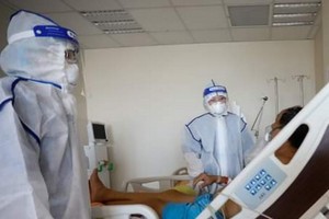 新冠患者重症監護中心投入活動