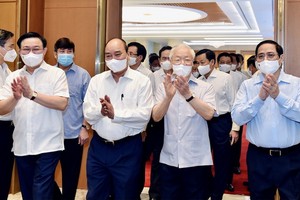 黨、國家與人民對新屆政府寄予厚望