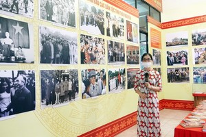 太原省文體與旅遊廳昨(19)日以在線形式舉行“武元甲大將與安全區”主題圖片展。（圖源：太原報）