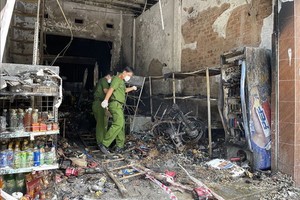 火勢熄滅後的現場一片狼藉。（圖源：越通社）