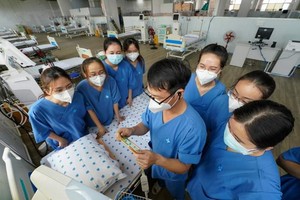 新冠患者重症監護中心增床位