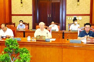 阮富仲總書記主持防疫會議