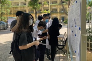 考生謹慎地選擇就讀專業。