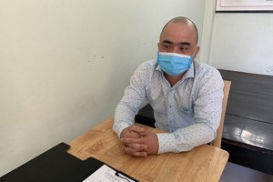 被扣押的嫌犯阮廷貴。（圖源：警方提供）