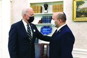 美總統拜登（左）與以色列總理貝內特舉行會晤。