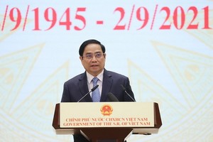 政府總理范明政代表黨及國家領導在儀式上致辭。（圖源：越通社）