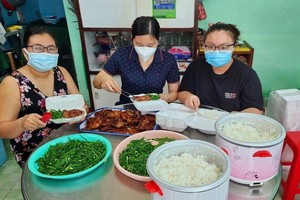 “愛心家廚”項目已向抗疫一線人員、隔離區和封鎖區貧困民眾以及8號野戰醫院免費提供近2萬份膳食。