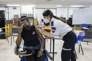 以色列正在為施打第4劑新冠疫苗做好準備。（圖源：AP）