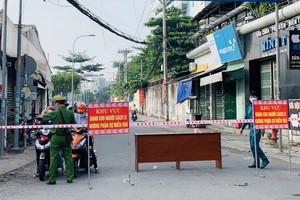 圖為守德市的一個防疫檢查站。（圖源：黃雪）