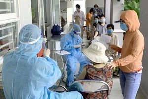 富潤郡居民接種新冠疫苗。（圖源：范光屋）