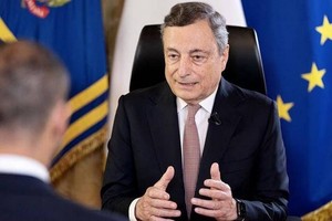 意大利總理德拉吉就阿富汗局勢接受媒體採訪。 （圖源：意大利總理府網站）