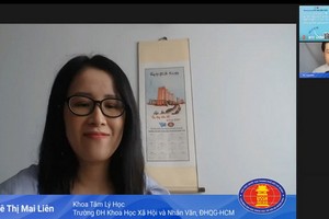 黎氏梅蓮博士正在進行心理諮詢。