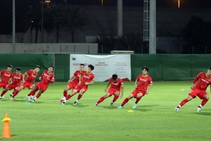 越南球員訓練備戰，準備迎戰中國隊。（圖源：互聯網）