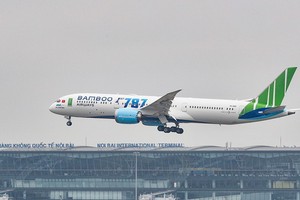 越竹航空的一架787夢想客機正在起飛。（圖源：D. Ngọc）