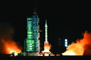 神舟十三號載人飛船發射取得圓滿成功。（圖源：新華社） 