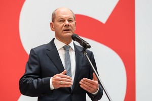 9月27日，德國社民黨總理候選人朔爾茨出席新聞發佈會。（圖源：新華社）