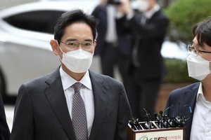 韓國三星電子副會長李在鎔因違反毒品類管理法一案，26日法院判有罪。（圖源：AFP）