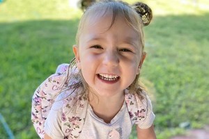 西澳失踪的4歲女童克萊奧·史密斯(Cleo Smith)。 （圖源：《澳大利亞人報》）