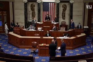 美國國會眾議院當地時間5日晚表決通過1萬億美元基礎設施建設法案。（圖源：華爾街日報）