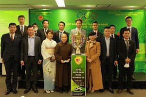 組委會和贊助商合影。（圖源：互聯網）