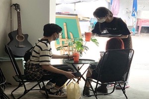 本市許多餐飲店擔心招不到服務員。